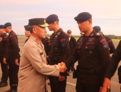 Kapolda Bengkulu pimpin upacara pemberangkatan satbrimobda polda Bengkulu BKO Polda Metro Jaya