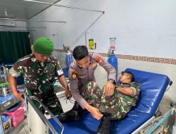 Anggota Ditsamapta Polda Bengkulu Bantu Evakuasi Anggota TNI dan Masyarakat yang Mengalami Laka Lantas