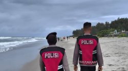 Polri hadir di tengah wisatawan: Polda Bengkulu patroli dan edukasi pengunjung Pantai Panjang