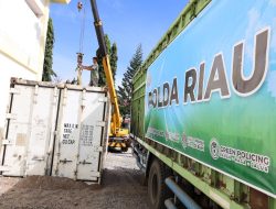 Peti pendingin jenazah bantuan Polda Riau tiba di RSUD Lubuk Basung Agam