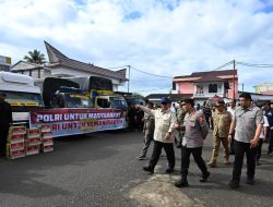 Kapolri Dampingi Presiden Cek Lokasi Pengungsian Korban Banjir di Tapanuli Tengah mas