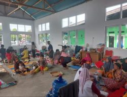 Polri dan BPBD Kota Padang salurkan air bersih ke lokasi terdampak, Pastikan kebutuhan warga terpenuhi.