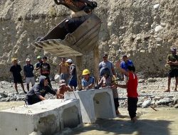 Hari Keenam Pascabanjir Bandang Donggala, Ratusan Personel TNI-Polri Diterjunkan, Fokus pemulihan akses dan rumah warga