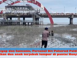 Terjebak Lumpur di Pantai Kenjeran, Dua Anak Diselamatkan Personel Dit Polairud Polda Jatim